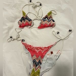 Women’s Missoni multicolor zigzag bikini. Size 40.